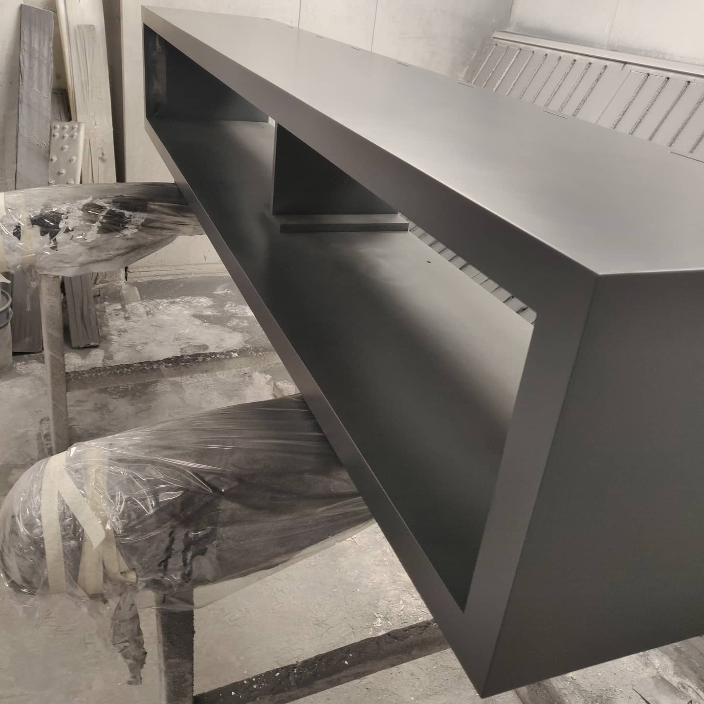 Mat crno lakiranje medijapana